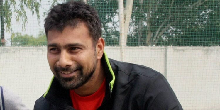 Praveen Kumar Applies for BCCI Selection Job
